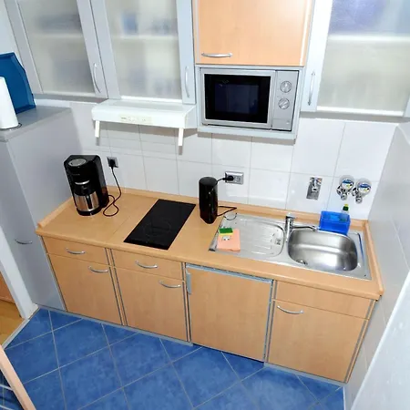 Steinwarder 7, 4 Etage, 36 Διαμέρισμα *